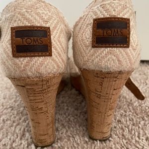 Tom’s Wedge Sandals